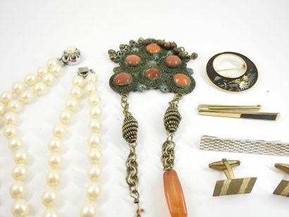 Fancy lot including necklaces, ring, tie...
