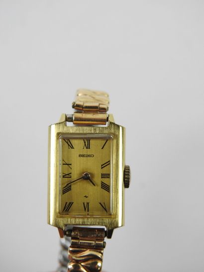 Lot of TWO WATCHES: a SEIKO woman's watch...