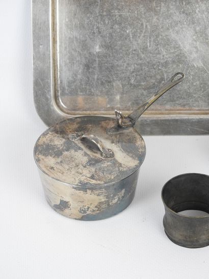 LOT in silver plated metal including a cassolette...