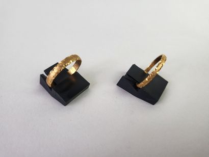 Lot of 2 wedding rings in 18K yellow gold...