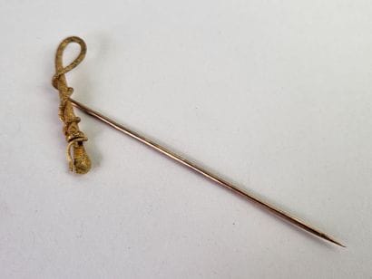 Tie pin in 18K (750°/°°) yellow gold, the...