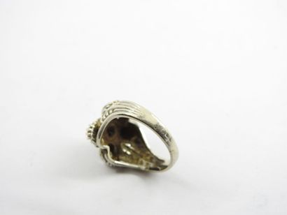 RING in white gold 750 thousandths decorated...