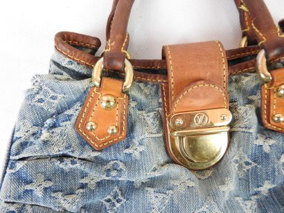 LOUIS VUITTON-PARIS: Handbag 