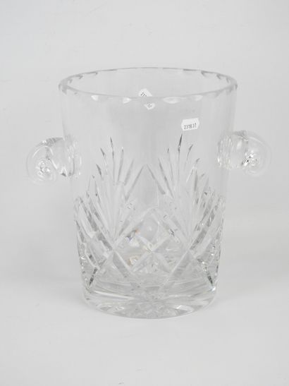 CHAMPAGNE BASKET in cut crystal. 25.5 x 20...
