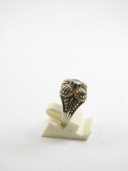 RING in white gold 750 thousandths decorated...