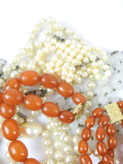 Necklace and bracelet in pearls of amber...