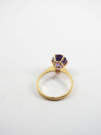 Yellow gold ring 750 thousandths decorated...