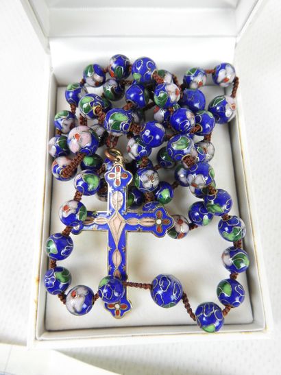 CHAPELET of pearls in cloisonné enamels,...