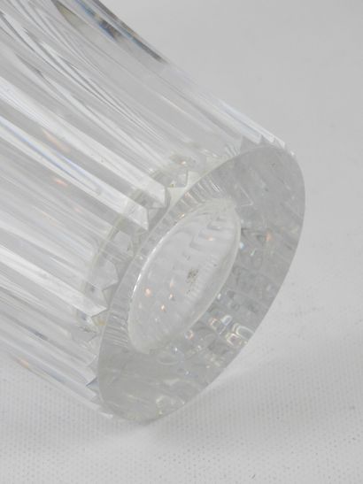 BACCARAT : Cut crystal vase. H.25 cm