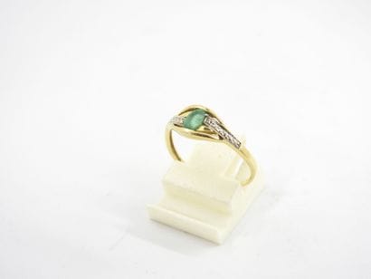 Yellow gold ring 750 thousandths decorated...