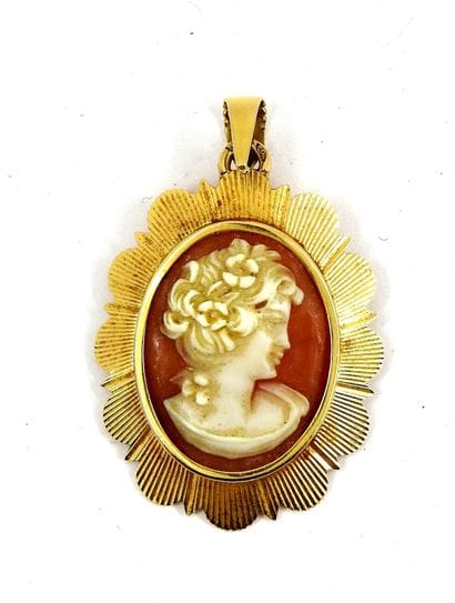 PENDANT in yellow gold 750 thousandth and...