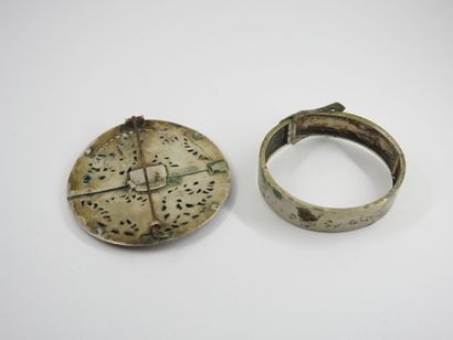 INDOCHINA - VIETNAM : Brooch and rigid bracelet...
