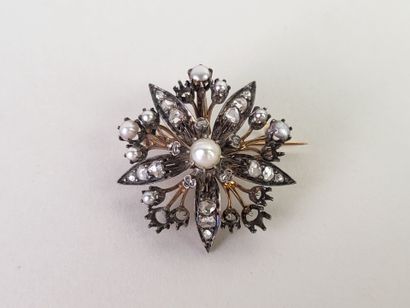 Brooch pendant in 18K yellow gold (750°/°°)...