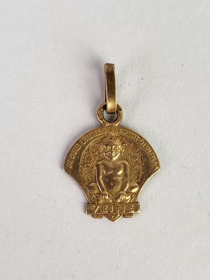 Pendant in 18K yellow gold (750°/°°) representing...