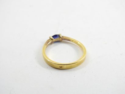 Yellow gold ring 750 thousandth, decorated...