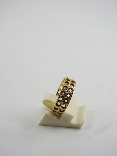 Ring openwork in yellow gold 750 thousandth....