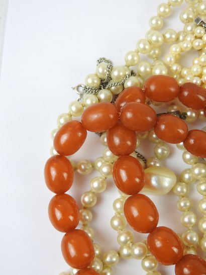 Necklace and bracelet in pearls of amber...