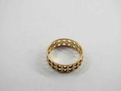 Ring openwork in yellow gold 750 thousandth....
