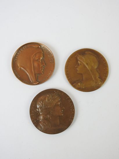 Lot of three bronze medals French Republic...