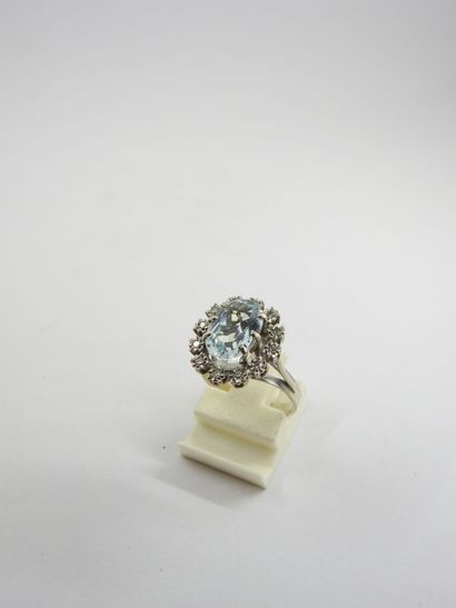 Antique daisy ring (1920/1930) in white gold...