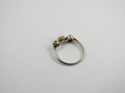 RING in white gold 750 thousandths with decoration...