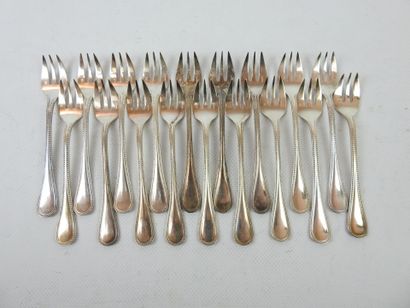 CHRISTOFLE: Eighteen silver metal oyster...