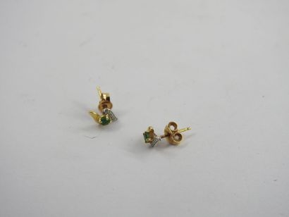 PAIR OF EAR PINS in yellow gold 750 thousandths...