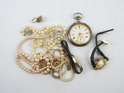 LOT OF JEWELRY FANTAISIE including lady's...