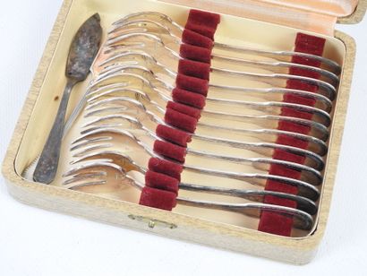 APOLLO: Twelve silver plated oyster forks....