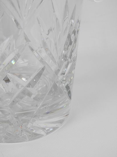 CHAMPAGNE BASKET in cut crystal. 25.5 x 20...