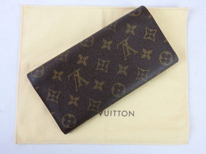 LOUIS VUITTON-PARIS: Wallet 