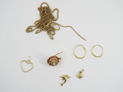 LOT of small gold jewelry, including an earring...