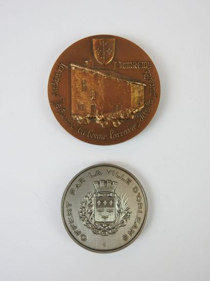 Lot of two bronze medals JEANNE D'ARC engraved...