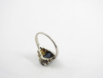 RING in platinum 750 thousandths decorated...