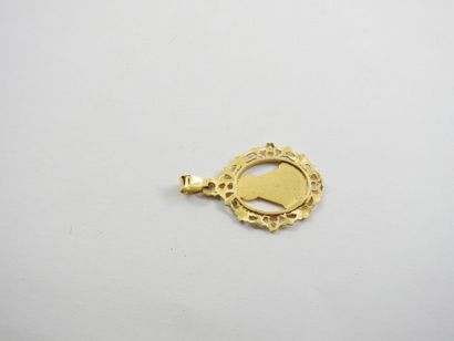 Openwork pendant in yellow gold 750 thousandths....