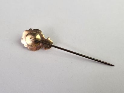 Tie pin in 18K (750°/°°) yellow gold, the...