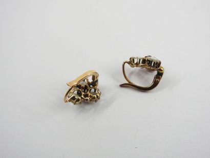 PAIR OF EARRINGS in yellow gold 750 thousandths...