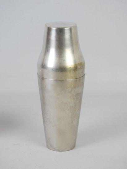 SHAKER in silver plated metal. H.24.5 cm....