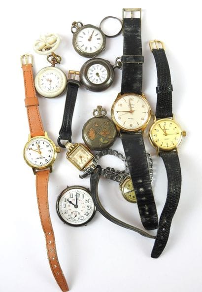 Lot of three silver neck watches. Join one...