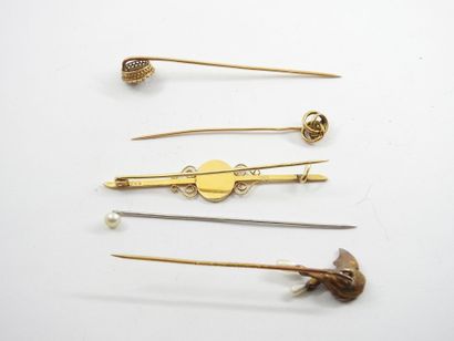 FIVE EPINGLES in yellow and white gold 750...