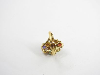 Yellow gold ring 750 thousandths decorated...