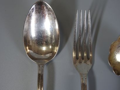 Various silver plated metal, spoons, cutlery...