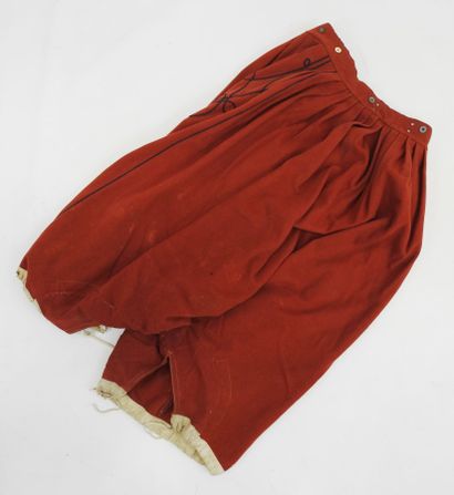 FRANCE. ZOUAVE uniform of the 1st regiment...
