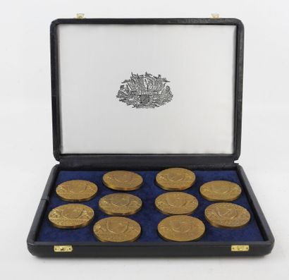 MEDALS. FRANCE. Suite of 10 bronze table...