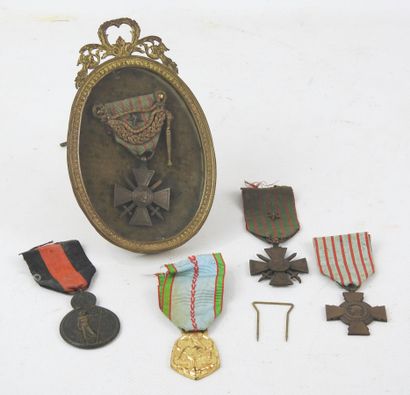 DECORATIONS. FRANCE. Lot consisting of the...