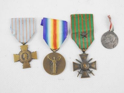 DECORATIONS. FRANCE. Lot consisting of a...