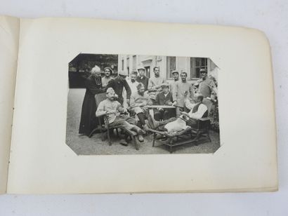 PHOTO ALBUM. Album format 15 X 24 cm containing...