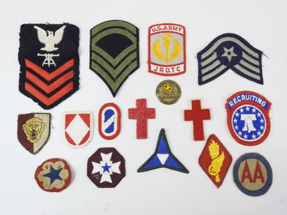 USA. Lot d'insignes tissu d'unités brodés,...