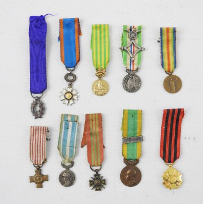 DECORATIONS. FRANCE. Lot of 10 reductions,...