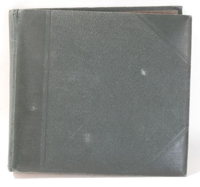 PHOTO ALBUM. Album format 19 X 20 cm containing...